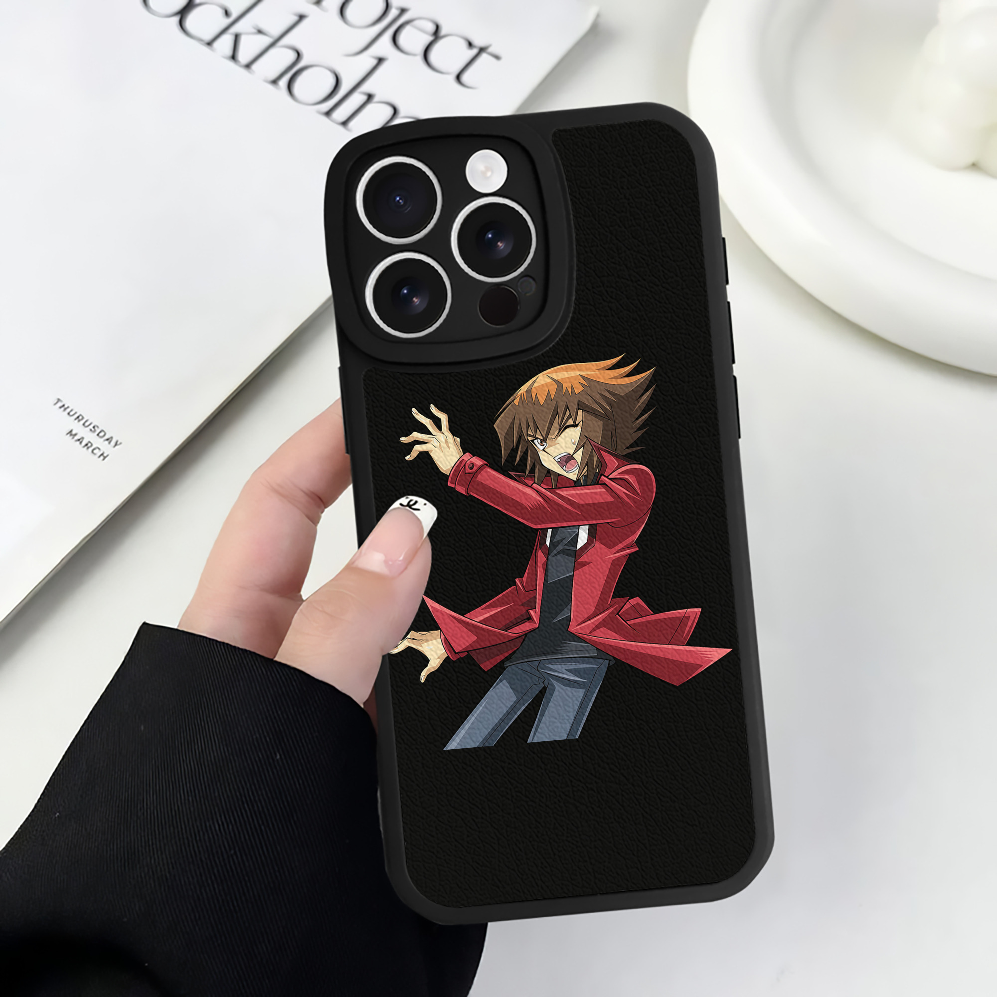 （画像用） 遊☆戯☆王 Yu-Gi-Oh! 【iPhone 16シリーズ対応】シリコンスマホケース（レザー調） 材質：シリコン